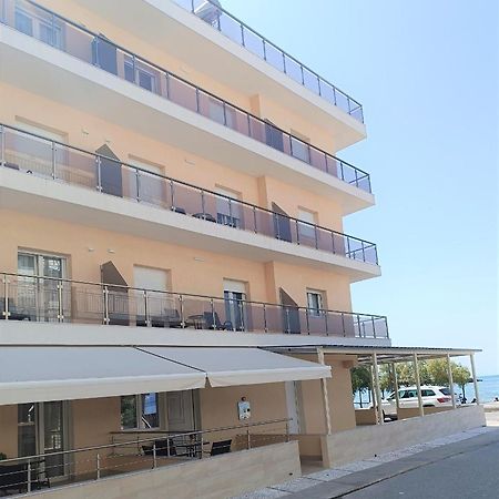 Navarino Luxe Suites With Sea View Peraia  Ngoại thất bức ảnh
