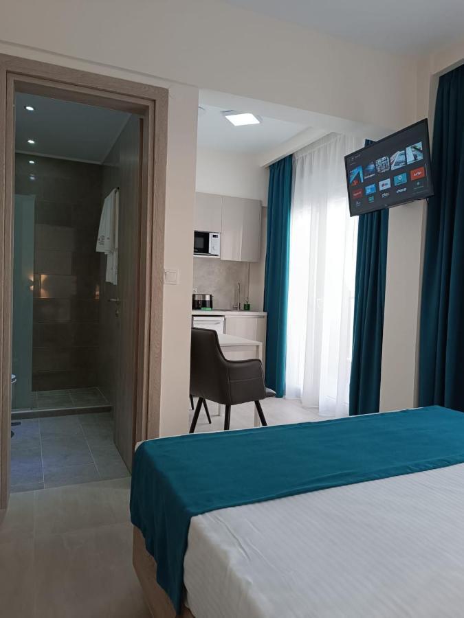 Navarino Luxe Suites With Sea View Peraia  Ngoại thất bức ảnh