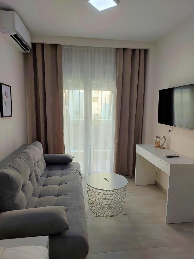 Navarino Luxe Suites With Sea View Peraia  Ngoại thất bức ảnh