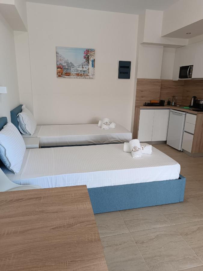 Navarino Luxe Suites With Sea View Peraia  Ngoại thất bức ảnh